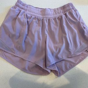 Lululemon Hotty hot low rise Sz 8 long